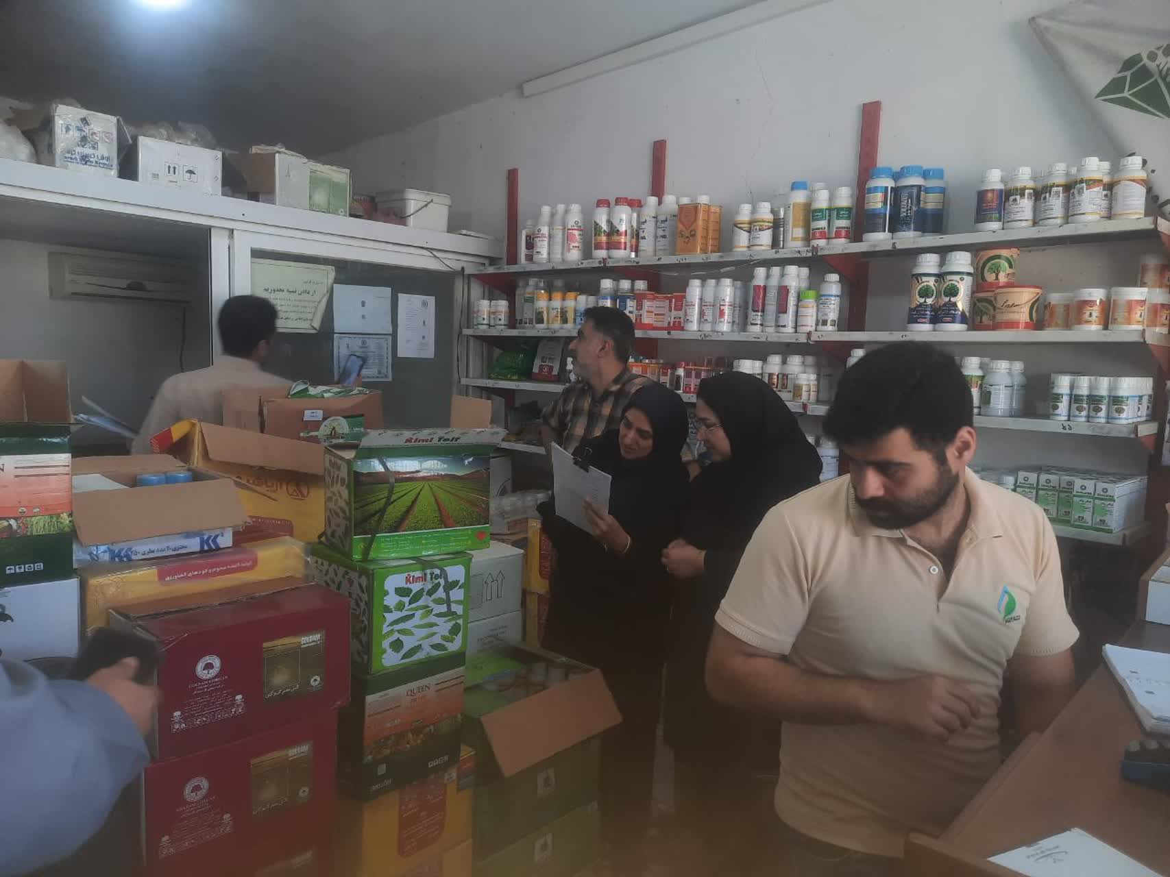 پایش ضربتی فروشندگی‌های سموم کشاورزی در بابل؛ ۱۷ لیتر سم تاریخ‌گذشته کشف و ضبط شد